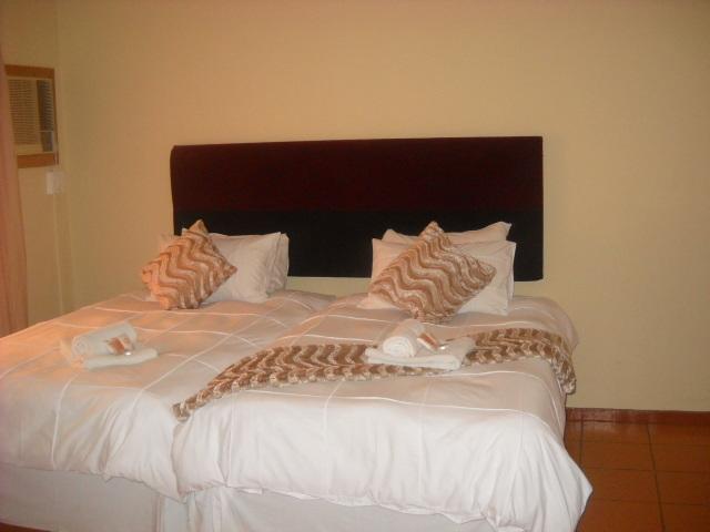 The Beverly Hills Guest Lodge Пхалаборва Номер фото