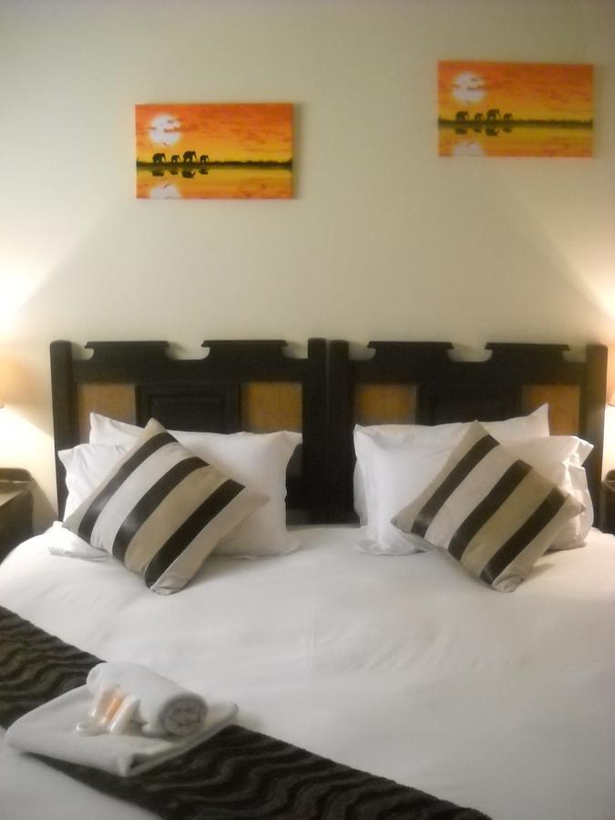 The Beverly Hills Guest Lodge Пхалаборва Номер фото